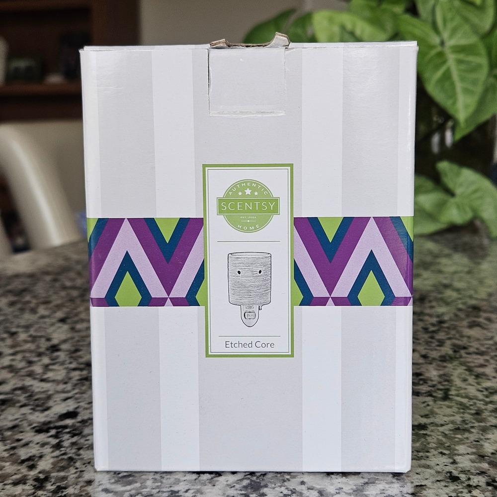 Scentsy Wax Warmer White Etched Core Mini Plug-In Ceramic Textured Aromatherapy